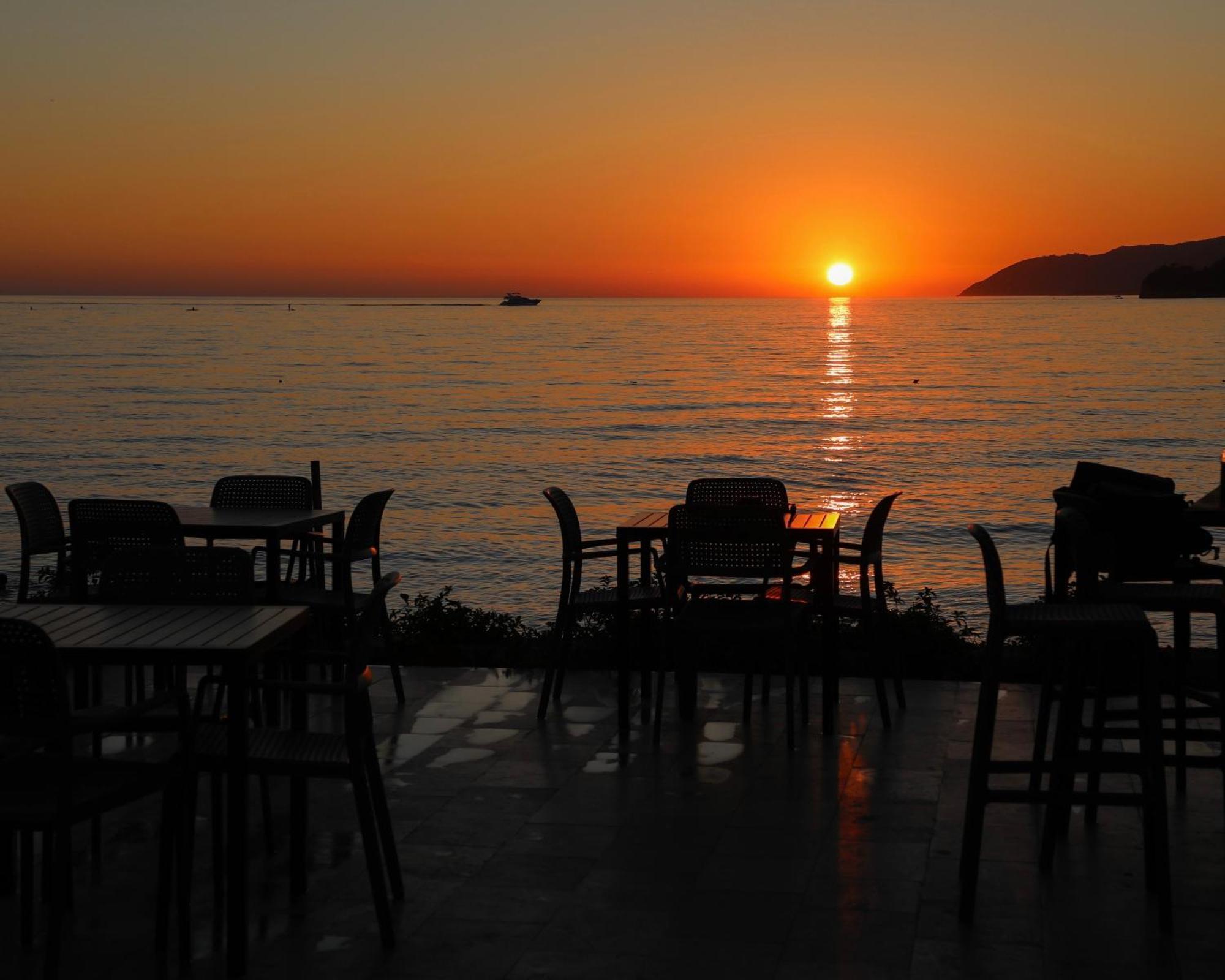Oniro By Iliria Palace (Adults Only) Himara Kültér fotó
